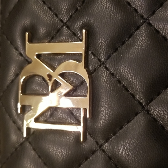 Badgley Mischka Quilted Wristlet Wallet - Picture 3 of 5